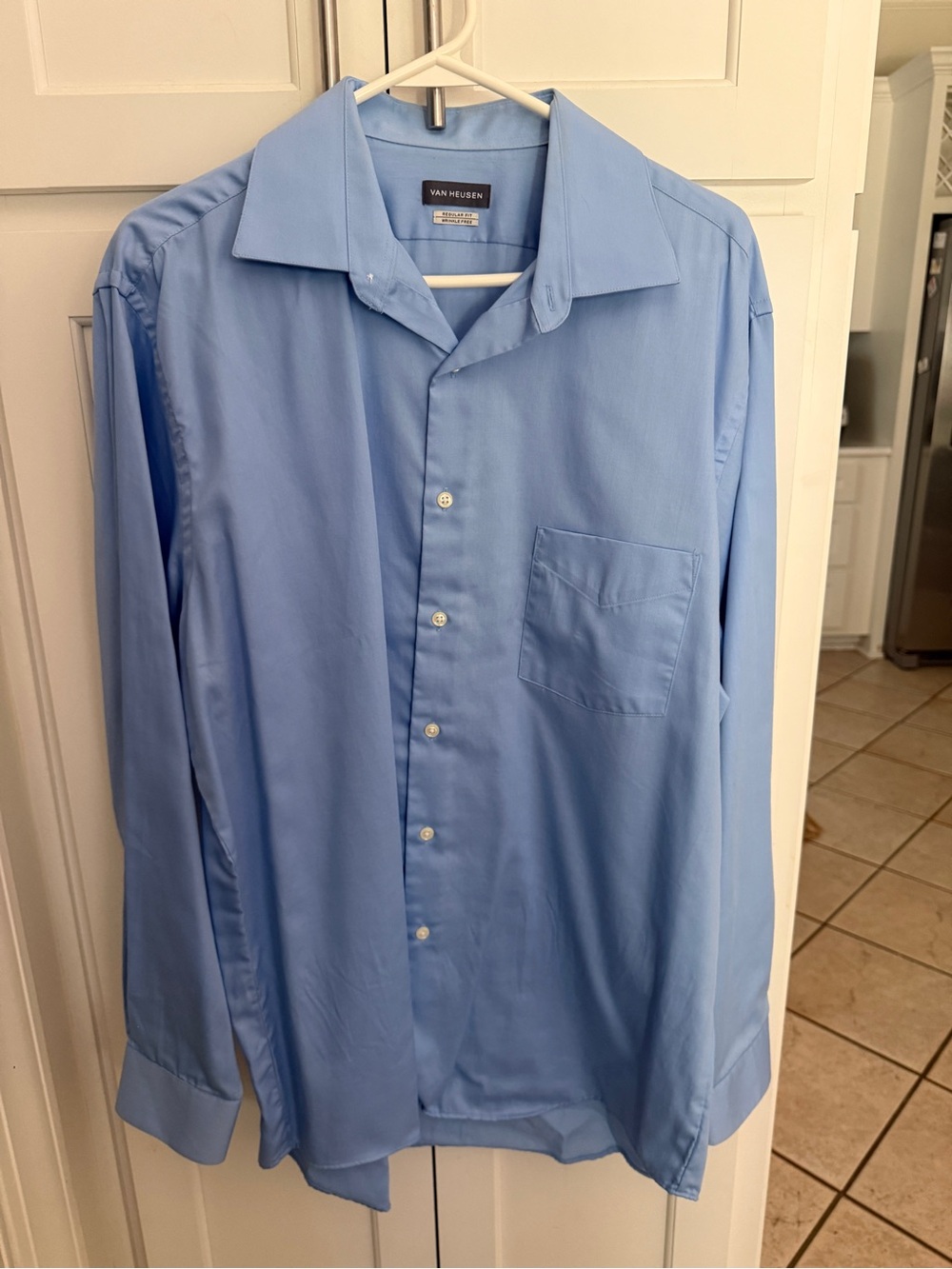 Van Heusen Light Blue Long-Sleeve Button-Down Shirt
